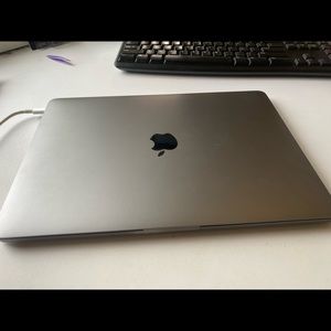 MacBook Pro — 2.3 GHz Dual-Core, 8 GB Memory, 2018